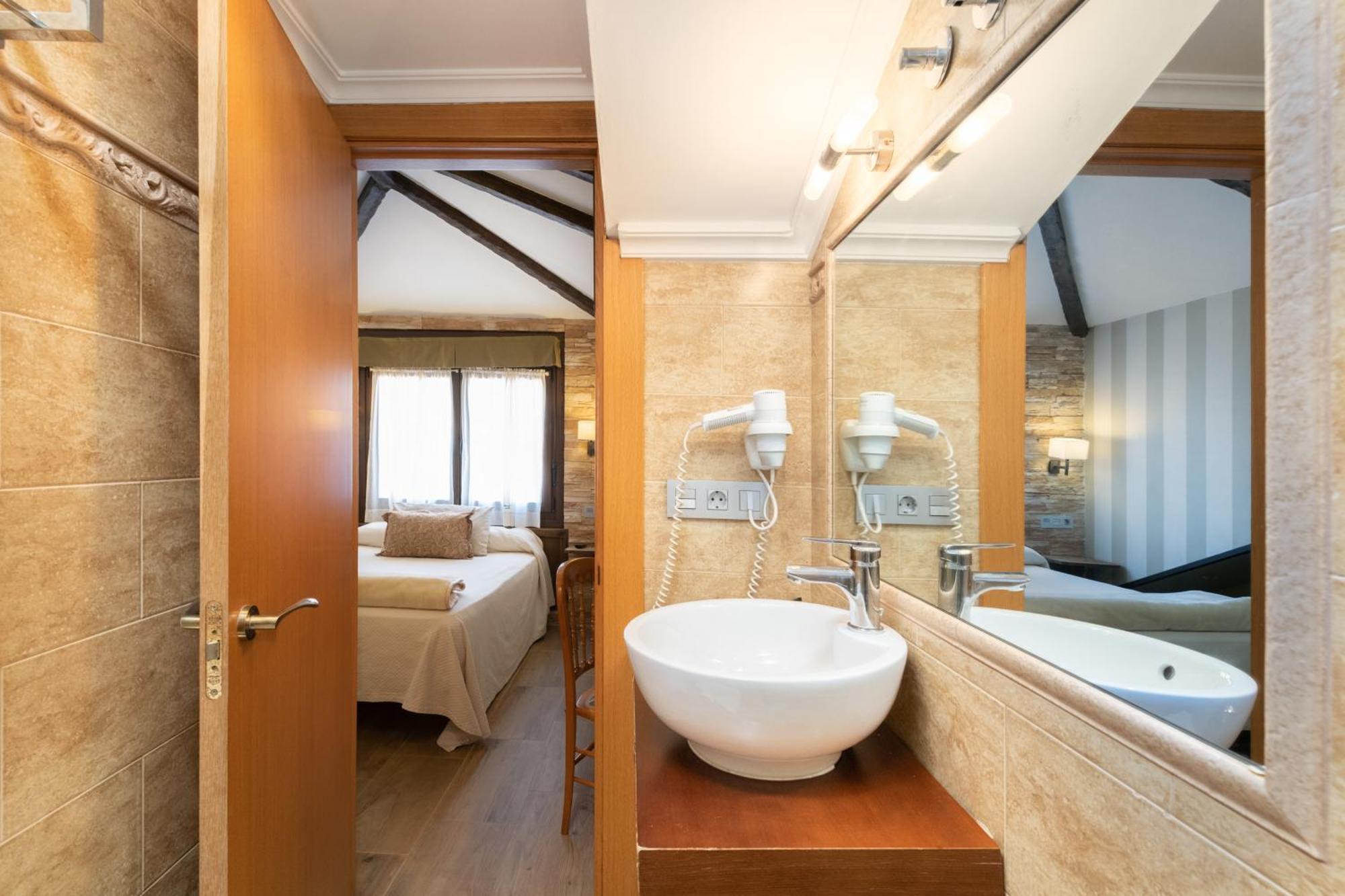 Cimavilla Rooms Gijón Exteriör bild