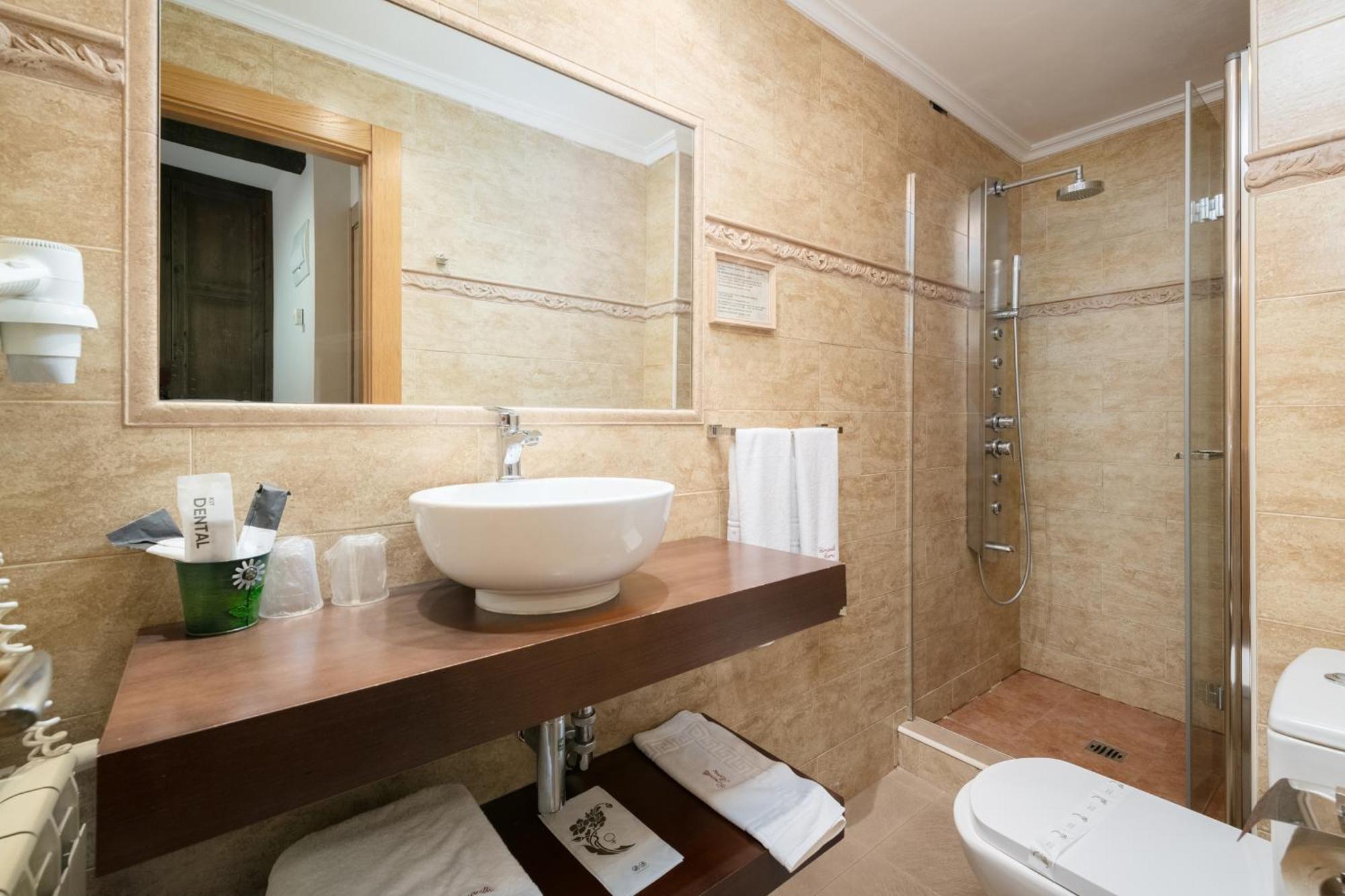 Cimavilla Rooms Gijón Exteriör bild